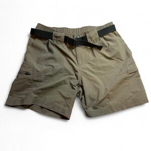 Columbia Khaki green cargo shorts with belt